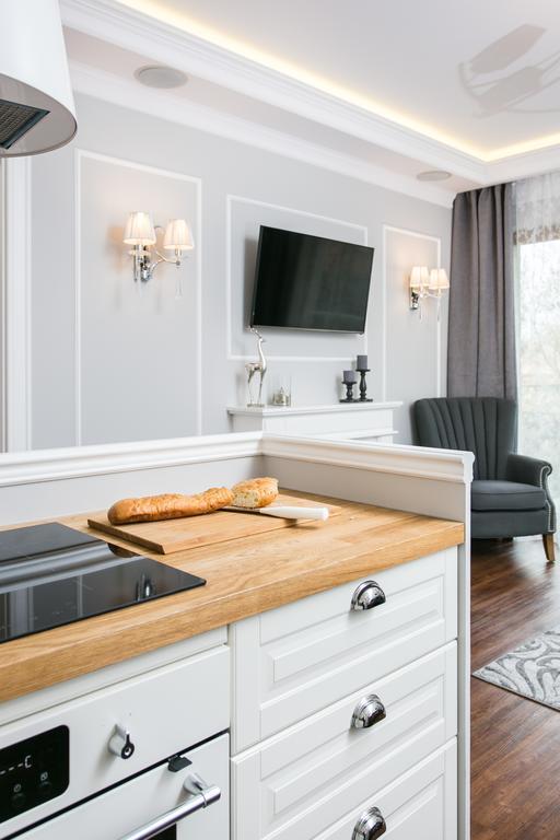 Executive 2-bedroom Apartment *
